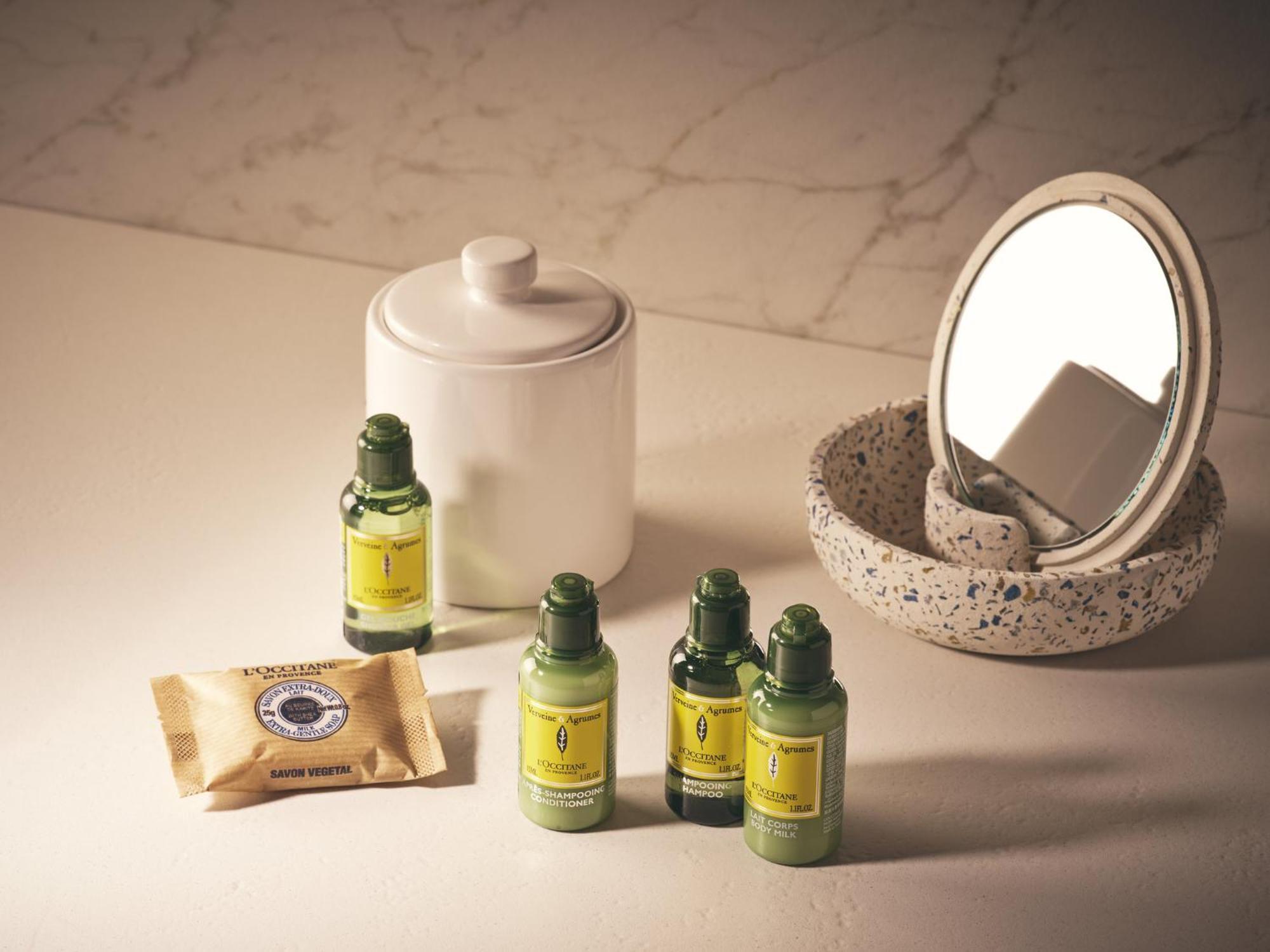 Intercontinental Seoul Coex, An Ihg Hotel Exteriör bild A selection of toiletries